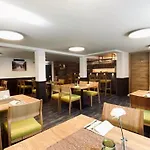 恩格尔酒店 3*